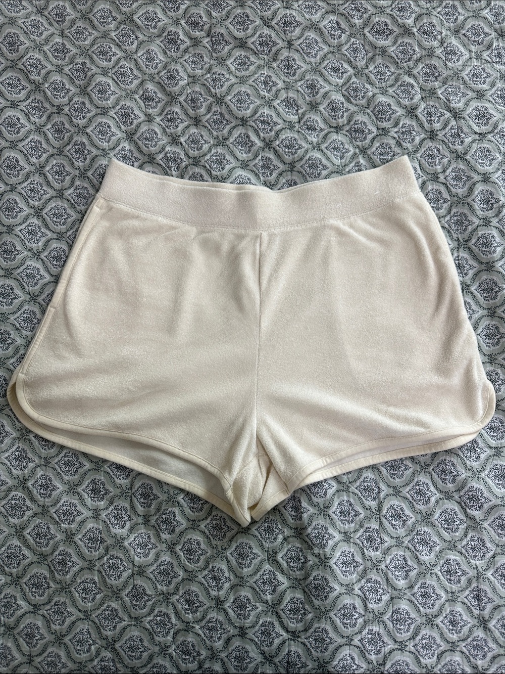 Uniqlo Cream Terry Lounge Shorts